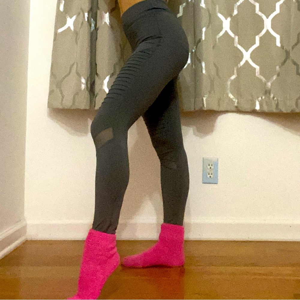 Cool patterned gray leggings